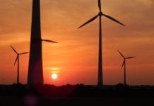 Energia limpa deve ficar mais cara. Governo taxa importação de módulos fotovoltaicos e turbinas eólicas Sustentabilidade em Alta-BNDES Aprova R$679 Milhões Para 12 Parques Eólicos