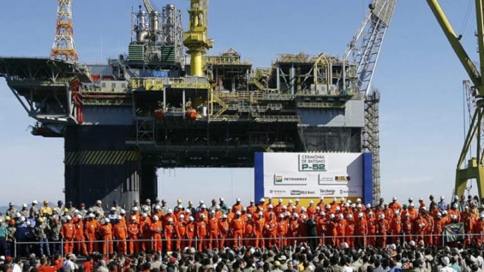 Petroleiros Anunciam Paralisação nesta Quarta-Feira 30 Seguindo a Manifestação dos Caminhoneiros