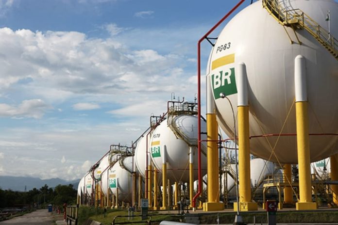 Petrobras Aprova Venda de Portifólio para Desinvestimento