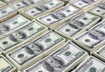 Dólar se mantém acima de R$ 5 com insegurança jurídica e exterior Menor patamar do dólar desde Julho