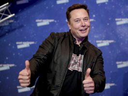 Elon Musk tenta negociar Tesla com Apple