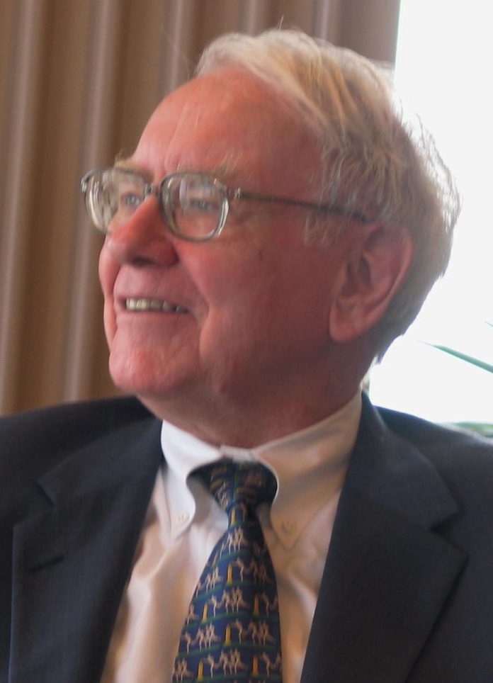 Bilionário Warren Buffett anuncia saída da fundação Gates