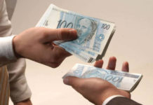 Mesmo com elevação de impostos arrecadação federal continua em queda Real de crédito para microempresas é Salário mínimo aprovadonovidade do Governo