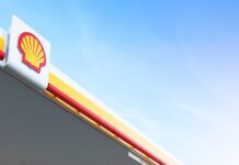 Shell e BP: negociações iniciais podem resultar na maior fusão do setor de petróleo em décadas Reversão de prejuízo é busca da Shell investimento em energia renovável