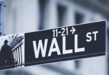 Wall Street aumenta pagamento de bônus, o maior desde 1987 com lucros em alta Banco mercado americano termina vai permitir negociar ações americanas por aplicativo