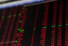 Com falta de transparência sobre Lula na UTI há três dias, Ibovespa derrete 2% e dólar sobe Nomeação de Mercadantes ao BNDES paralisa