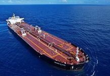 Retaliação a Rússia petroleiros parados no Estreito de Bósforo RETALIAÇÃO RUSSIA PETROLEIROS PARADOS