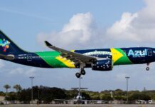 Gol e Azul comunicam desistência de fusão e fim de acordo Azul negocia dívidas