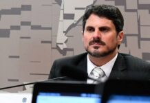 Senador que está com salário retido expõe negligência de Rodrigo Pacheco com seus pares e apresenta lista de violações de direitos por Alexandre de Moraes Denúncia de Marcos do Val é "absurda ele é um