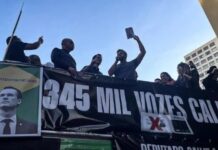 Apoiadores da Lava Jato e contra corrupção se manifestam em Curitiba