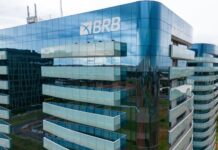 Presidente do Banco Estatal BRB alvo da PF, está fora do Brasil