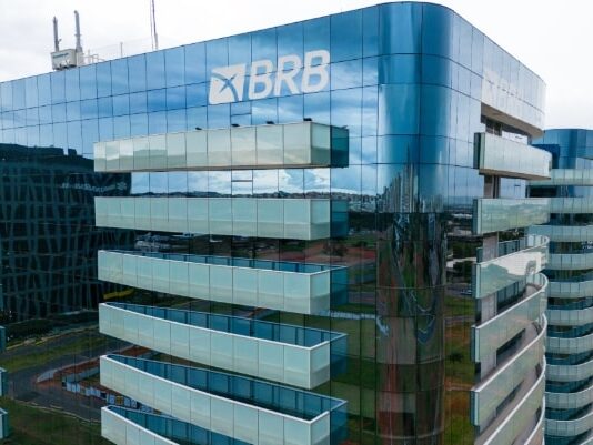 Banco estatal BRB manipulou dados contábeis após aquisição de carteiras do Banco Master, afirma Banco Central