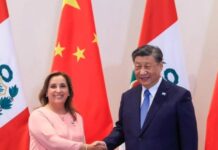 Presidente do Peru é destituída pelo Congresso por “incapacidade moral”