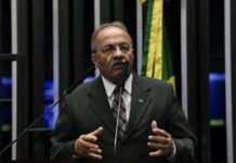 Senador pego com dinheiro na cueca é liberado de investigação pela PGR