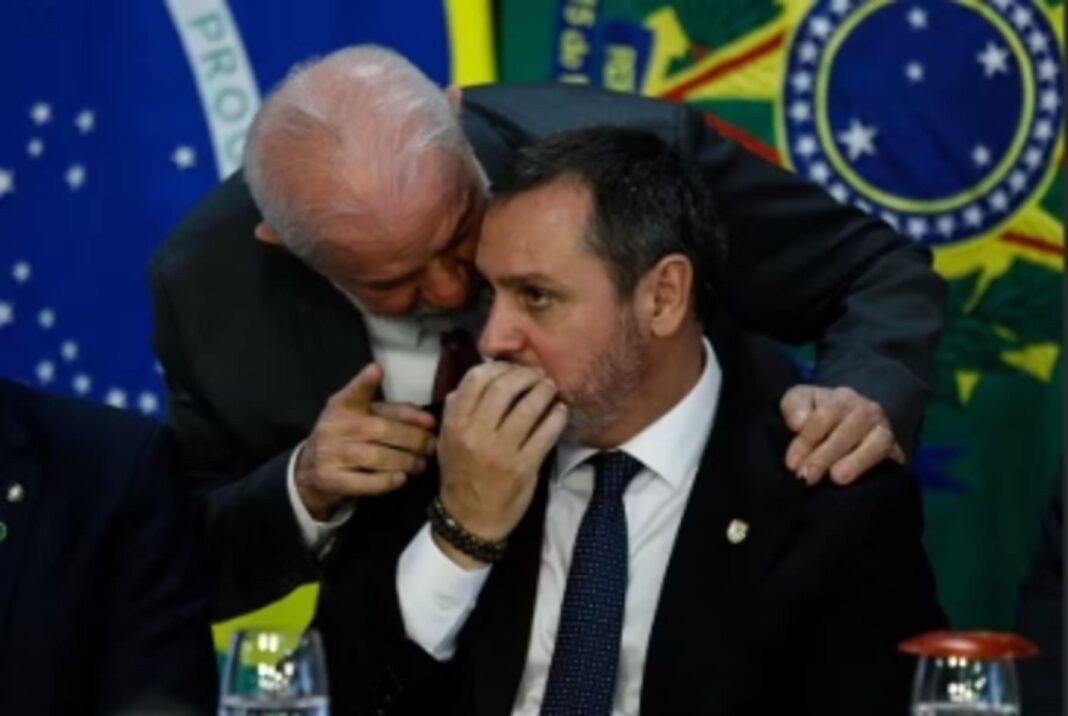 Chefe da PF viaja com Lula à Ásia, Diretor da PF em meio a críticas do STF