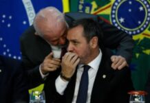 Chefe da PF viaja com Lula à Ásia, Diretor da PF em meio a críticas do STF