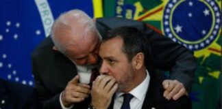 Chefe da PF viaja com Lula à Ásia, Diretor da PF em meio a críticas do STF