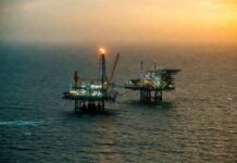 Plataforma offshore em operação no pré-sal da Bacia de Campos