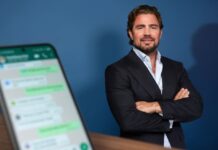 banco master, VORCARO e celular com documento do tcu e mensagem