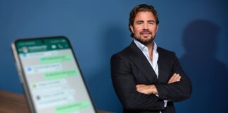 banco master, VORCARO e celular com documento do tcu e mensagem