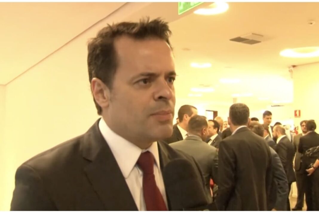 PF, QUE TENTOU MANIPULAR ICE
