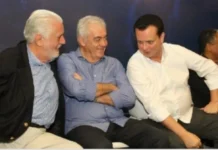 Suplente de Jaques Wagner, pai do líder do PSD de Kassab doa R$ 533 mil para campanha do petista. Enquanto senador é investigado no caso Banco Master Kassab enaltece Jaques Wagner, Otto e Coronel.