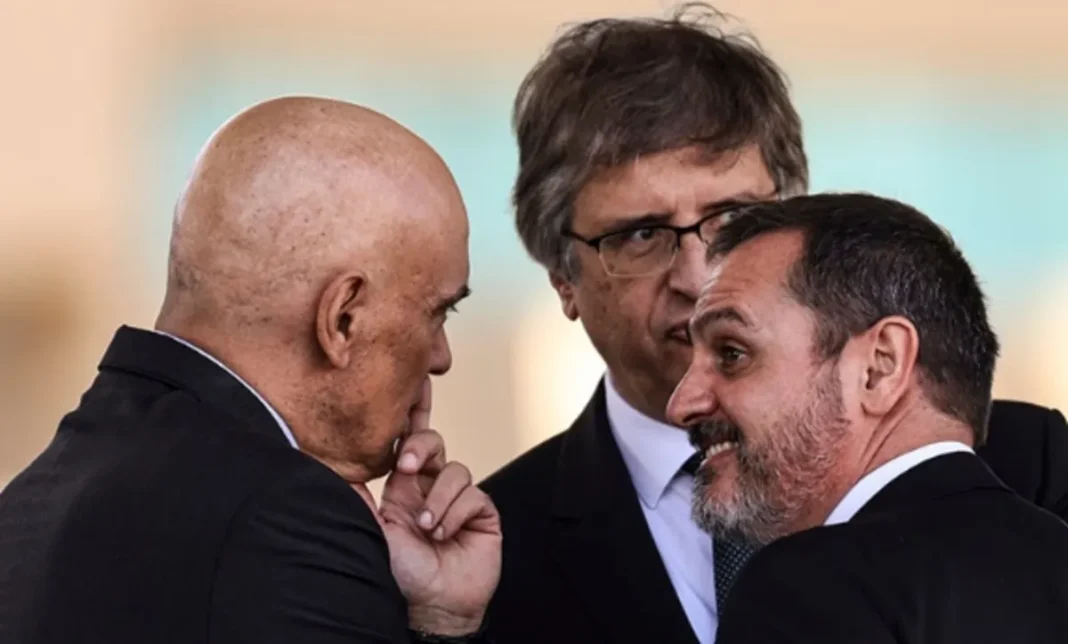Alexandre de Moraes, Paulo Gonet e Andrei Rodrigue, chefe da PF
