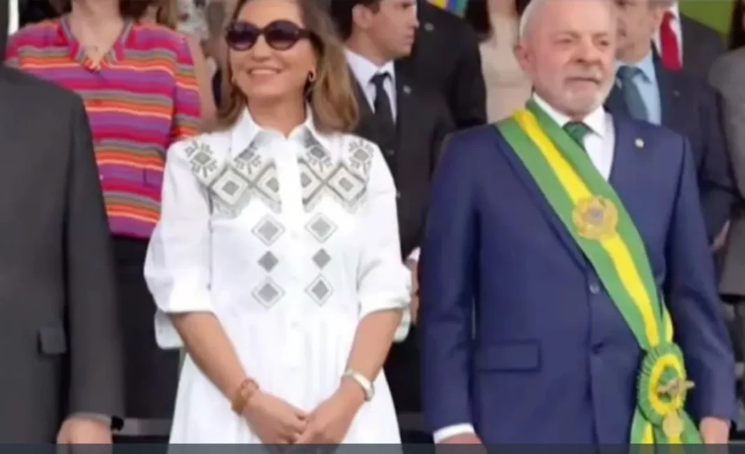 Janja veste R$ 2,3 mil em desfile